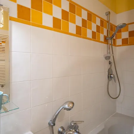 Windsor Mare - In The Heart Of - Apartment